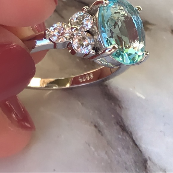 Sterling Silver oval Blue topaz engagement ring - Picture 7 of 9
